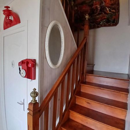 B&B Chez Annie Saint-Martin-de-Gurçon Eksteriør bilde