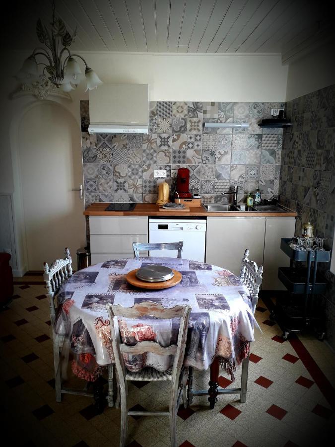 B&B Chez Annie Saint-Martin-de-Gurçon Eksteriør bilde